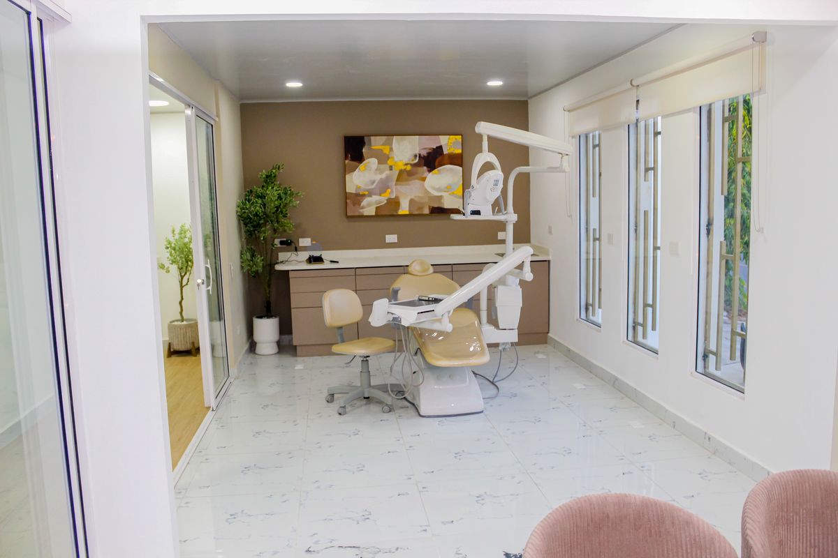 Consultorio Endodontics equipado con tecnología avanzada
