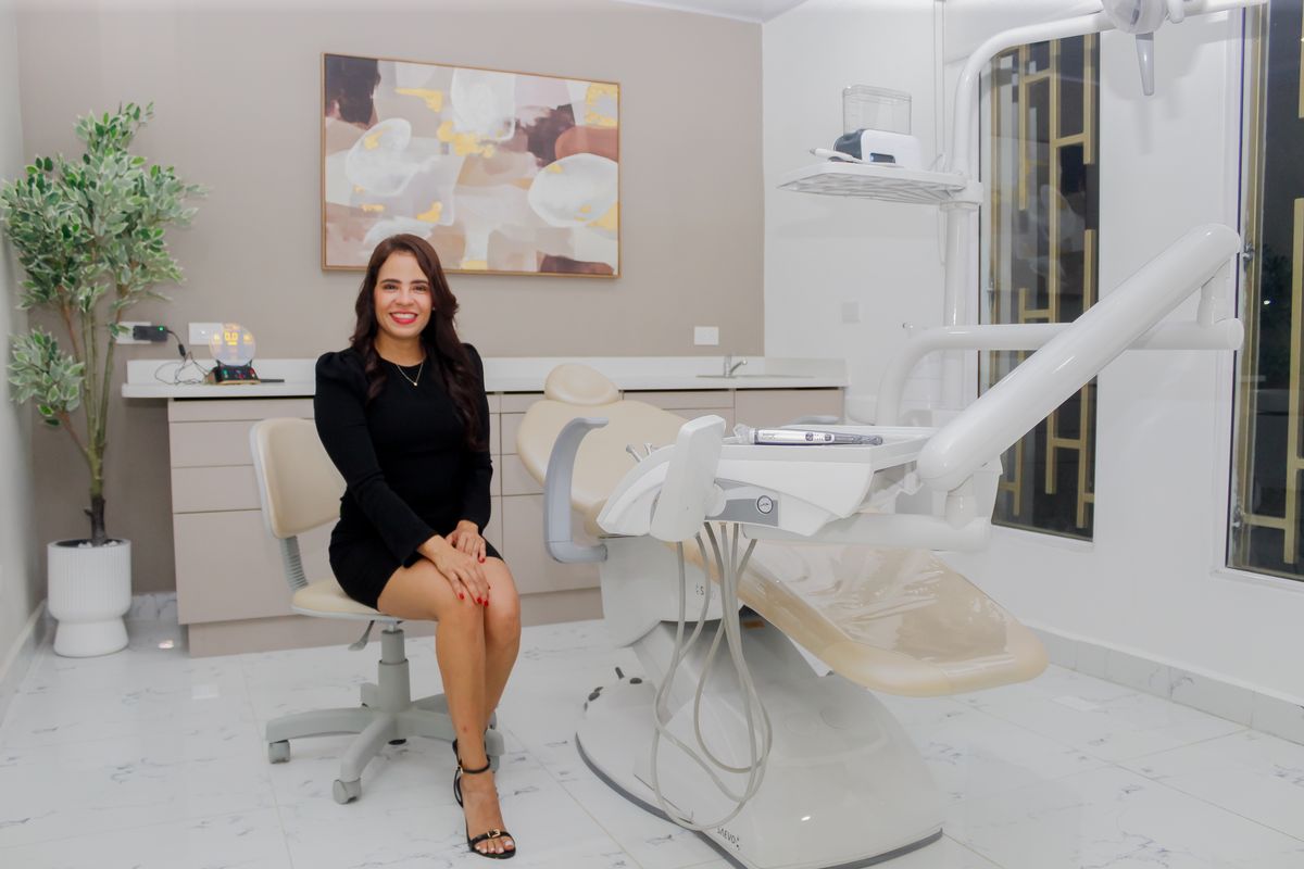 Dra. Stefany en el consultorio